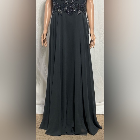 XSCAPE
Embellished Short Sleeve Chiffon Gown - Picture 6 of 11